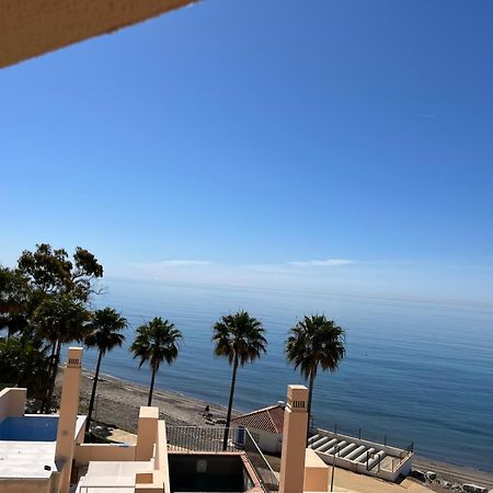 Bahia De La Plata Seafront Apartment Estepona Exterior photo